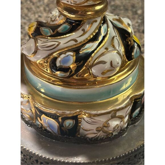 Antique Capodimonte Italian porcelain lamp base - Picture 6 of 8